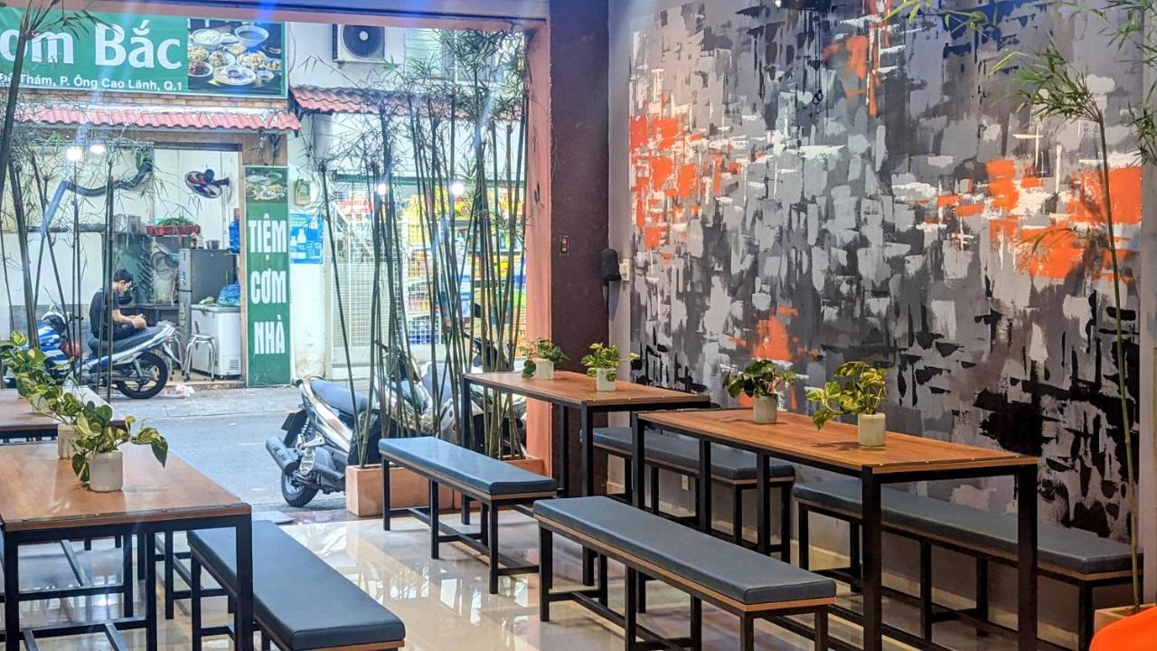 Base Backpackers Hostel Хошимин Екстериор снимка