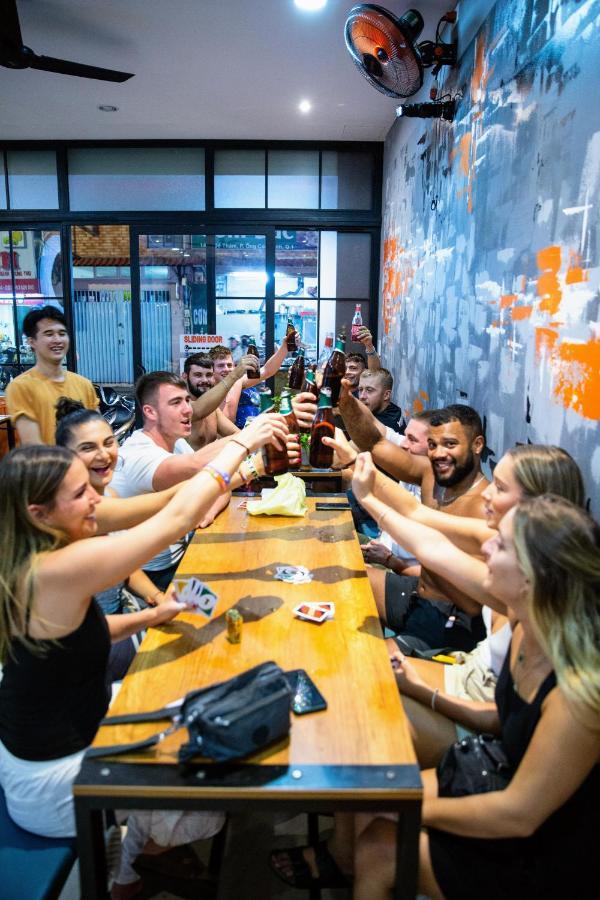 Base Backpackers Hostel Хошимин Екстериор снимка