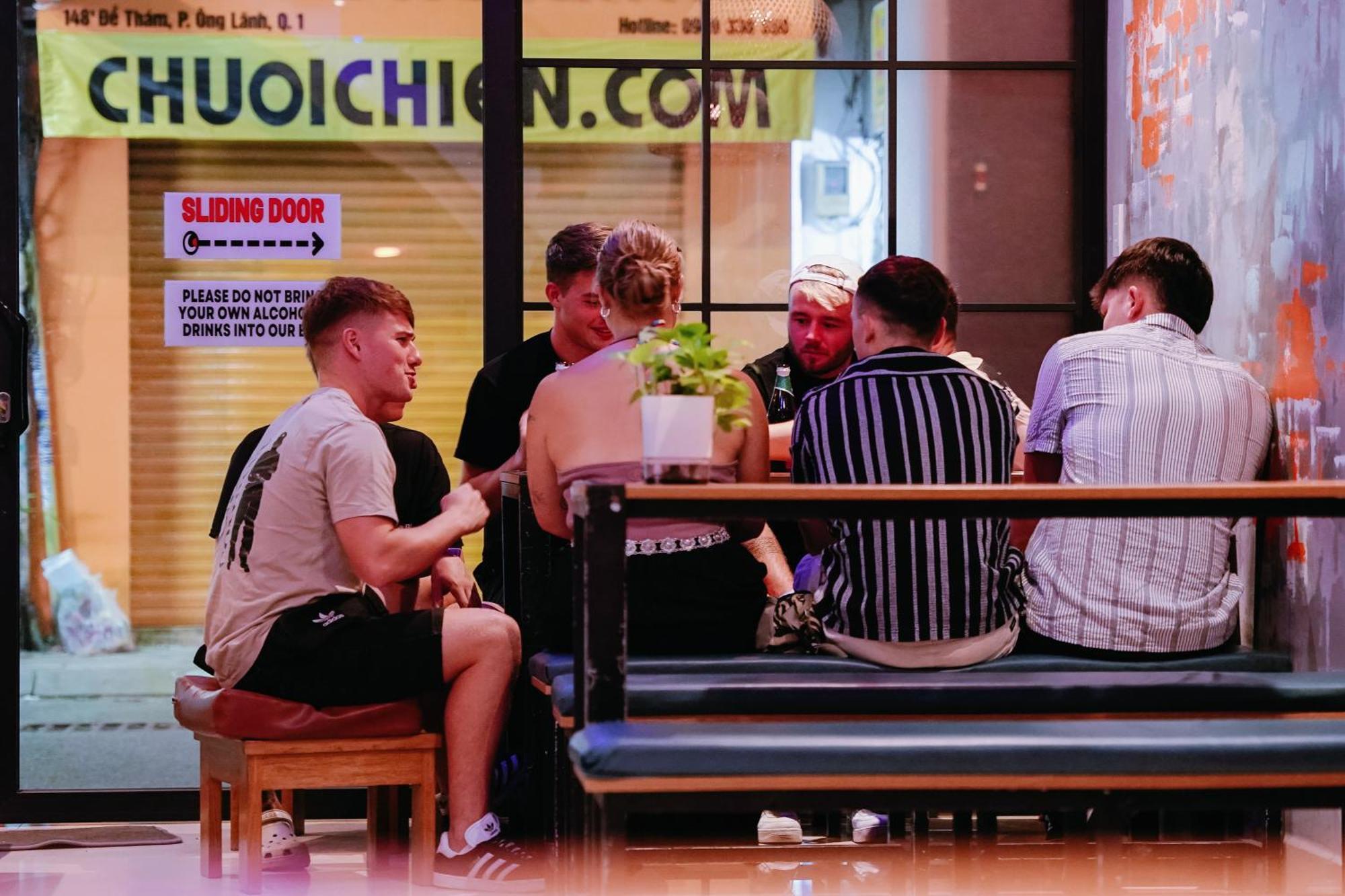 Base Backpackers Hostel Хошимин Екстериор снимка