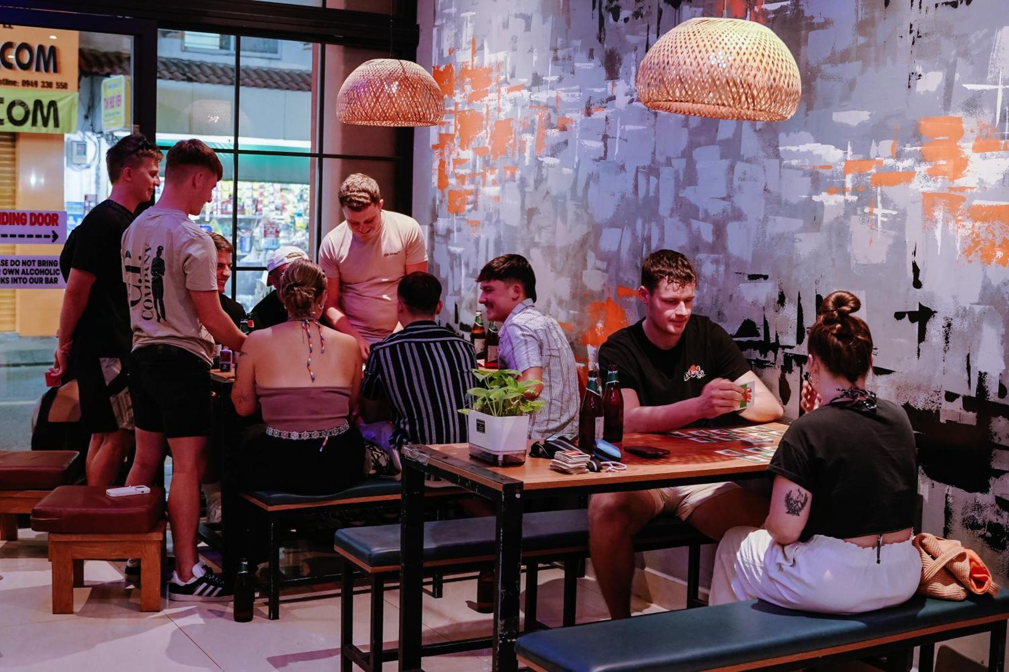 Base Backpackers Hostel Хошимин Екстериор снимка